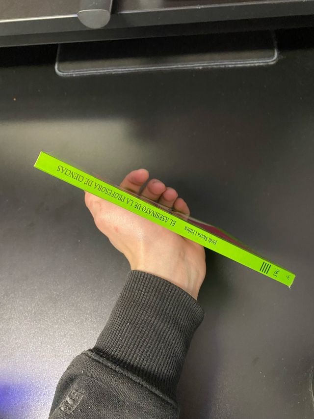 libro el asesinato de la profesora de ciencias 