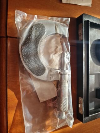 Micrometro 25-50 1 100 mahr esslingen 