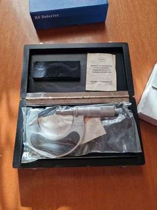 Micrometro 25-50 1 100 mahr esslingen 