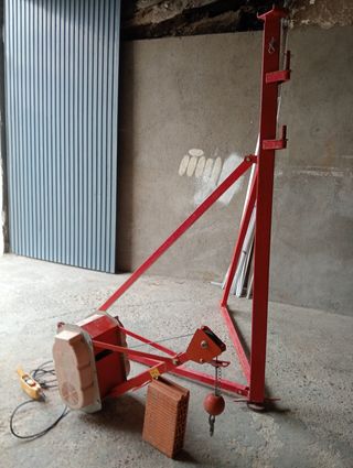 MONTACARGAS WHURT CON TRIPODE