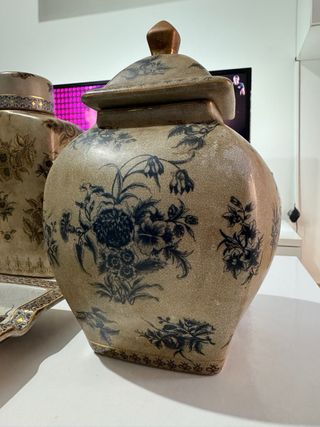 Jarrones y figuras decorativas