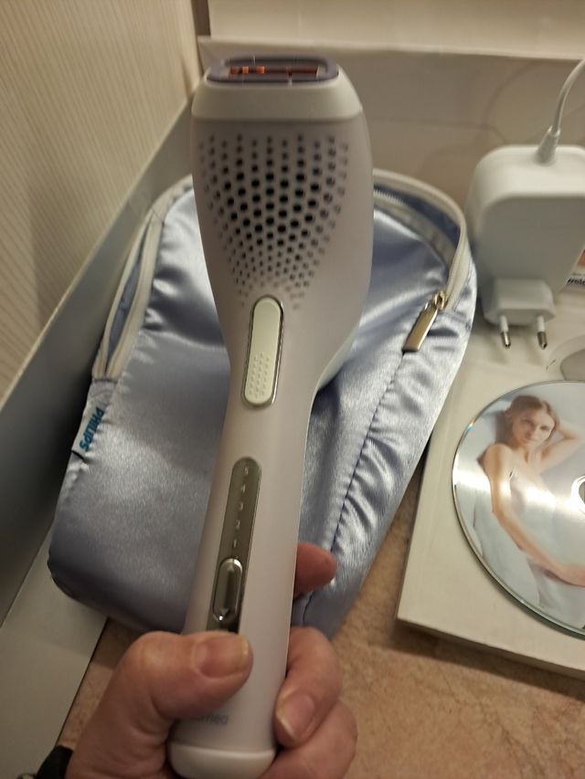 Epilatore a luce pulsata philips lumea