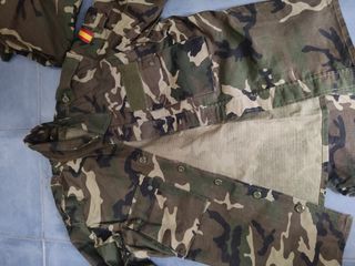 Traje militar mimeta antiguo 