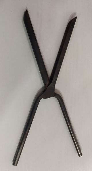 Tenacillas antiguas