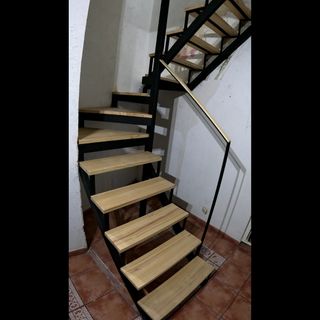 Escalera Escaleras de Hierro y madera.