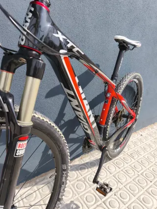 GIANT 29" Carbono