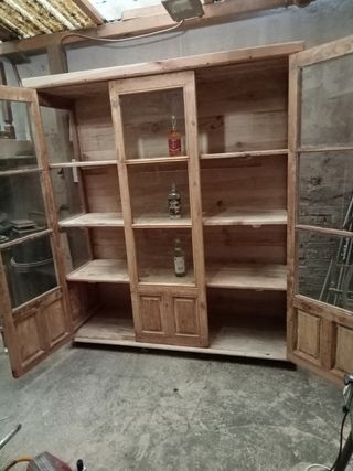 ANTIGUA VITRINA PINO OREGON  BUEN ESTADO