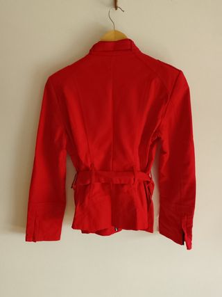 Chaquera roja de Zara