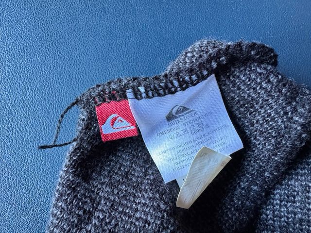 Gorro Quicksilver negro y gris