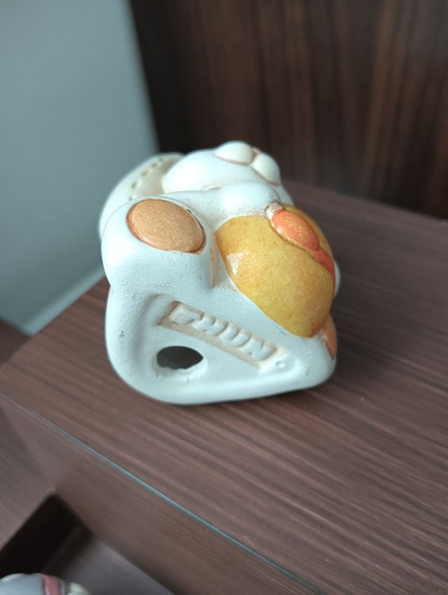 Coniglio di pezza con uovo Thun