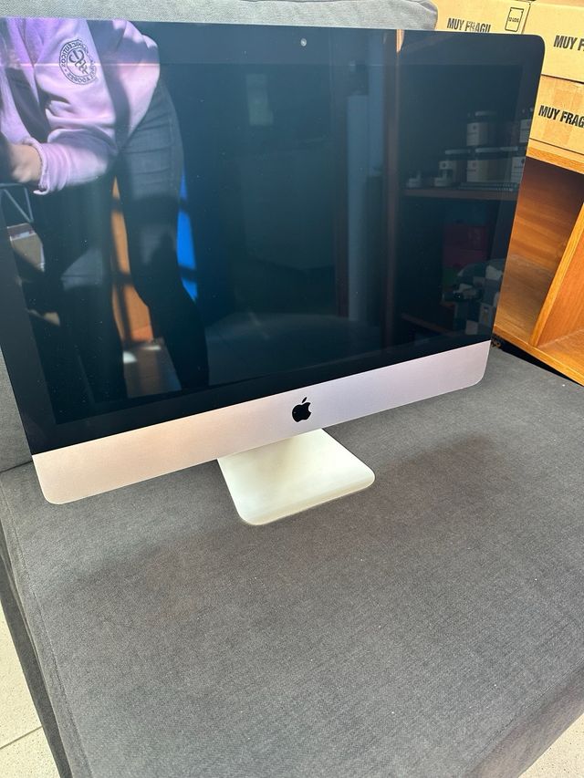 Apple imac 21”