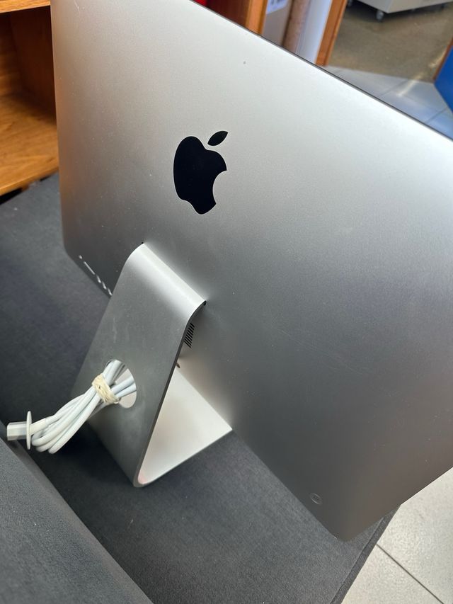 Apple imac 21”
