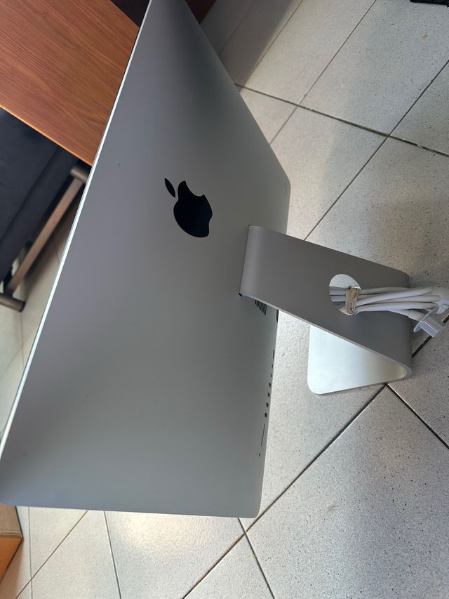 Apple imac 21”