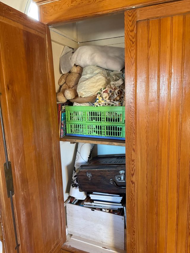 Armario antiguo de pino