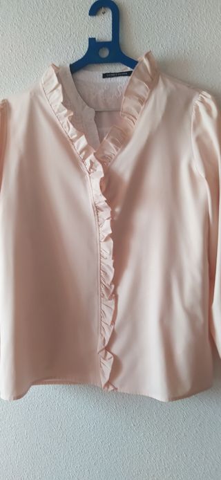 Lote de dos camisas.