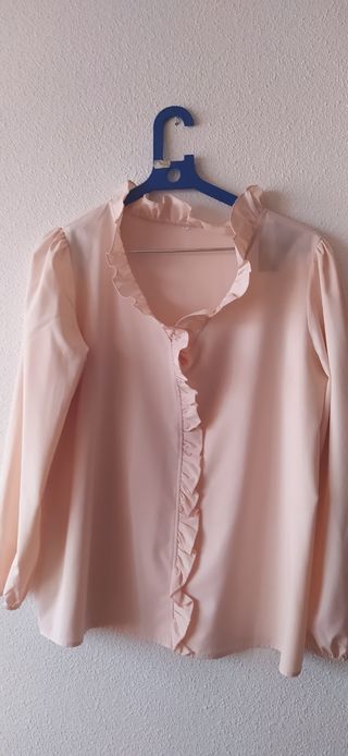Lote de dos camisas.