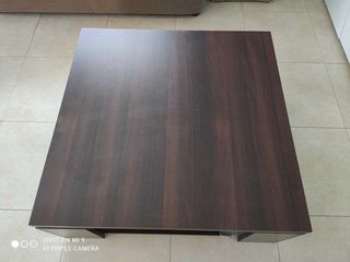 Mesa de sala em madeira