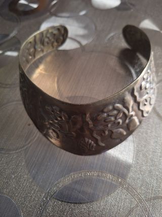 Collar original dorado metalico