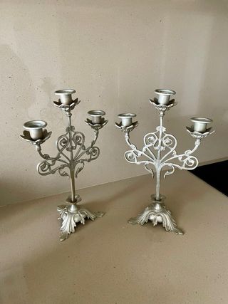 Candelabros franceses de metal plateado