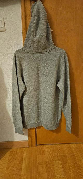 Sudadera Nike gris con capucha basica