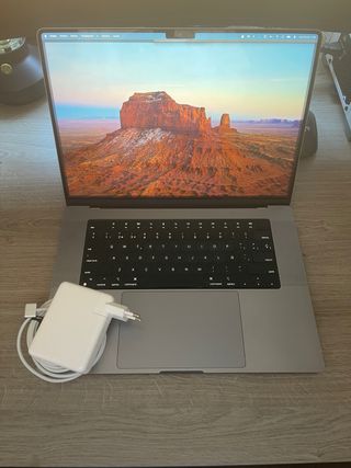 Macbook Pro M1 PRO 16 Pulgadas 16GB 512SSD
