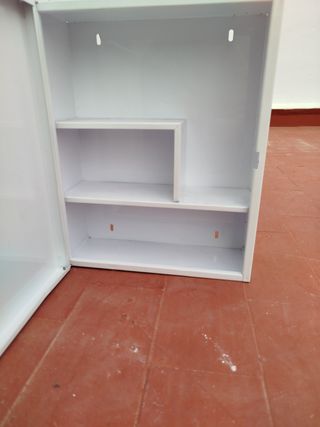 Armario para medicamentos o baño