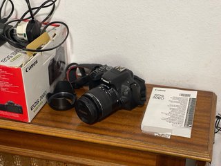 Camara CANON 200D