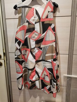 Vestito da donna con la borsa