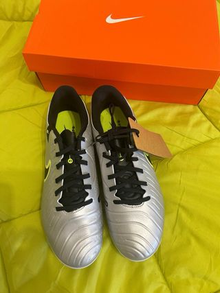 Botas de futbol nike LEGEND 10 ACADEMY FG/MG