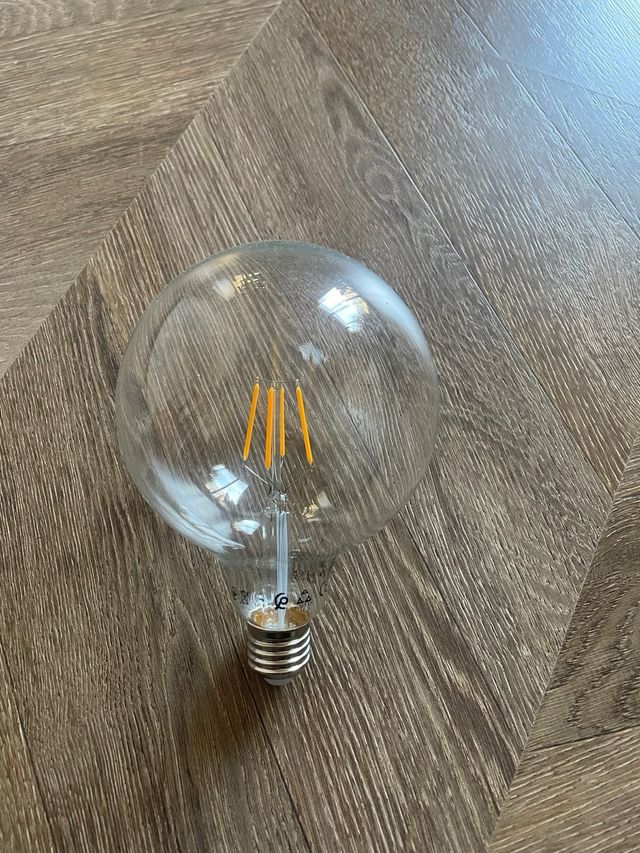 Bombilla ikea luz cálida