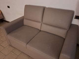 Divano due posti ecopelle grigio