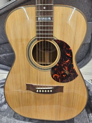 Maton The Australien EA-808
