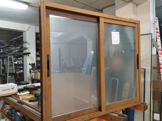 Ventana imitación a madera 
