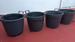 Varias Macetas grandes y medianas