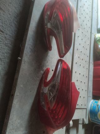 Pilotos  traseros Peugeot 208