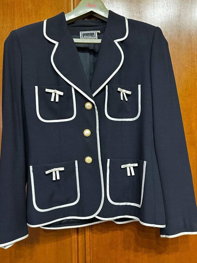 Giacca da donna blu scuro con inserti bianchi