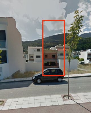 Parcela solar proyecto Avd Aparejadores