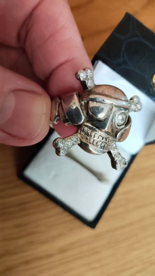 ANILLO DE PLATA MACIZA CIRCONITAS CALAVERA 