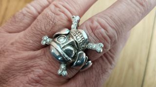 ANILLO DE PLATA MACIZA CIRCONITAS CALAVERA 