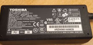 CARGADOR PORTAIL TOSHIBA MODELO SADP-65KB B