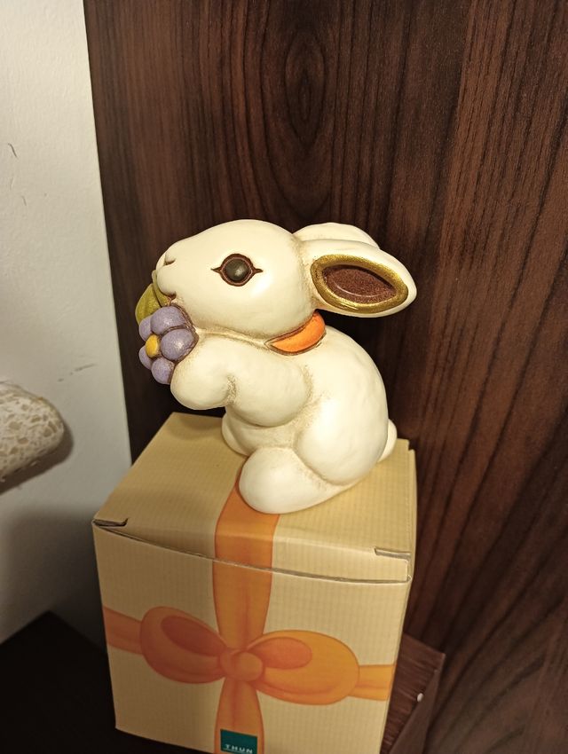 Coniglio con fiore Thun