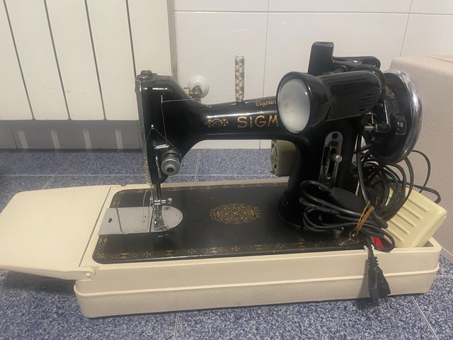 Maquina de coser SIGMA