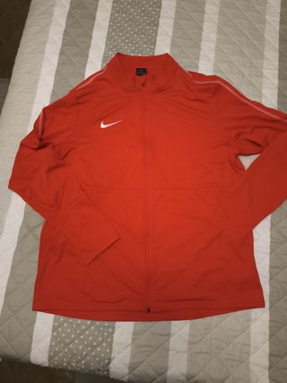 Chaqueta running roja Nike 2XL