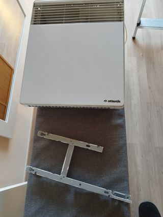 Calefactor atlantic y sujeción de pared