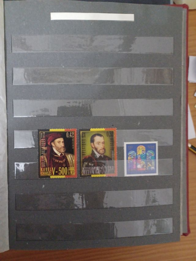 Album de sellos y algunos sellos