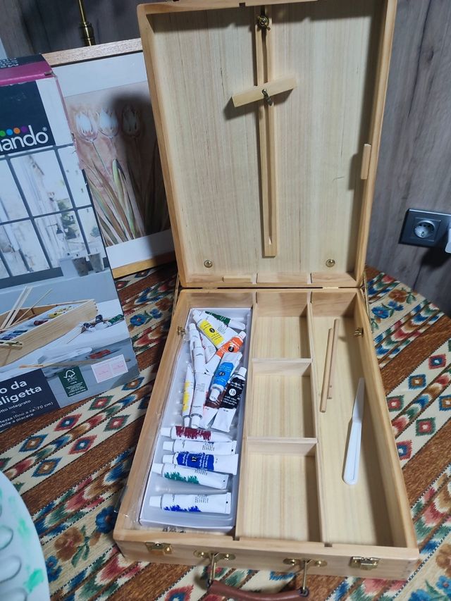 Hermoso maletín de pintura con cab