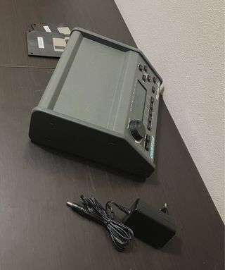 Modulo MIDI CharlieLab Megabeat One 2GB HD floppy