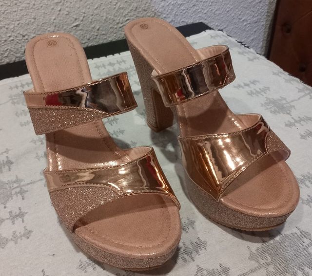 Sandalias , plataformas talla 39.
