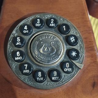 ANTIGUO TELÉFONO DE MADERA