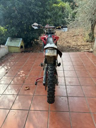Motocicleta husqvarna